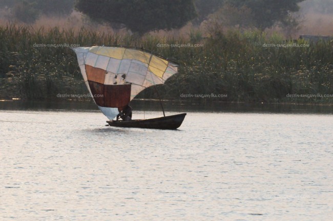 bateau-kipili-b.1.jpg